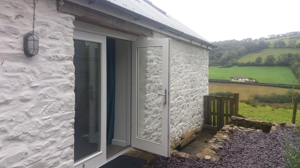 Rhiwiau Self Catering Villa Carmarthen Exterior photo